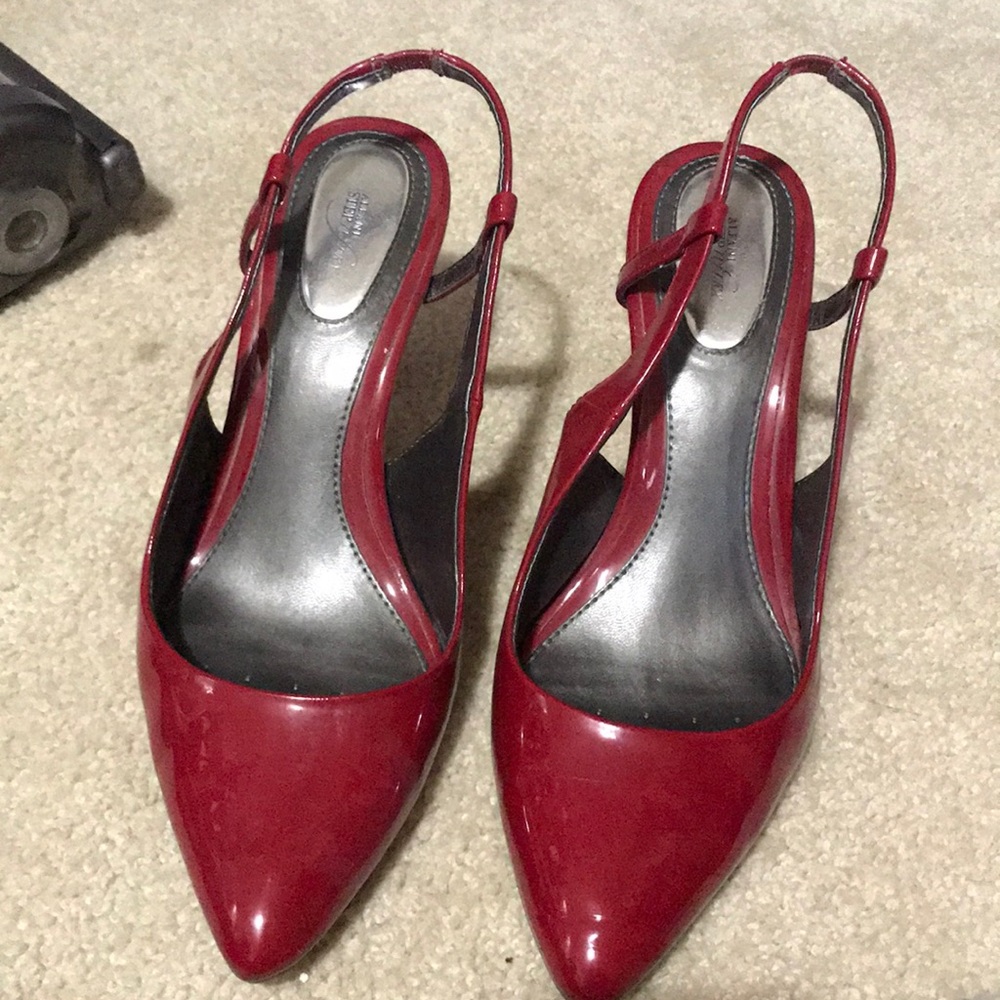 Red strap heals